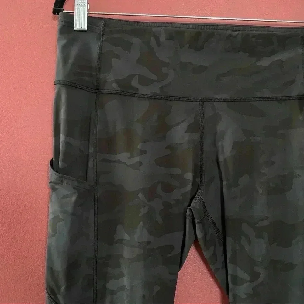 Lululemon Women's Fast HR Crop Camo